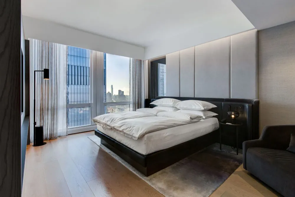 Equinox Hotel New York King Room